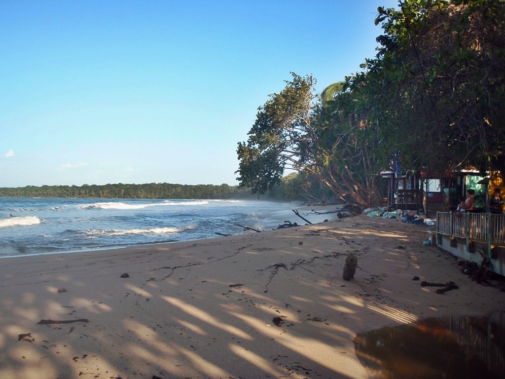 BALNEARIO DE CAHUITA-LIMON by Yamil Herrera A