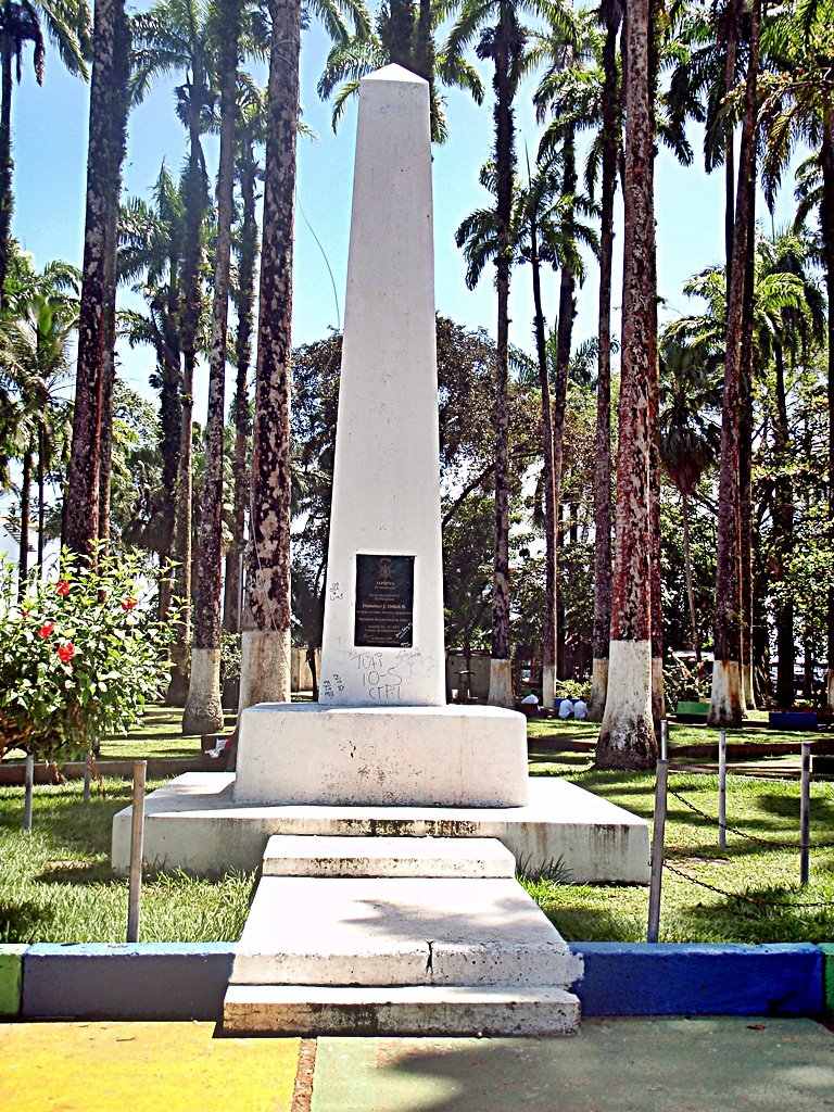 MONUMENTO DE JAPDEVA PUERTO LIMON by Yamil Herrera A