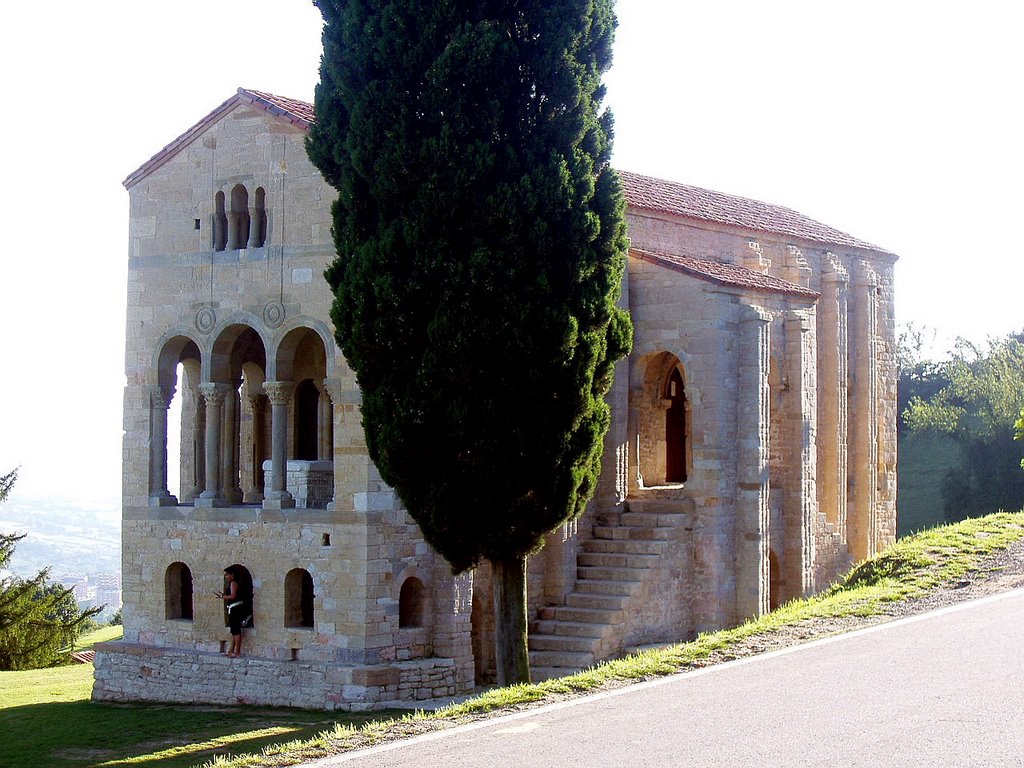 Sta.Maria del Naranco, Oviedo, Asturias, España by Antonio Alba