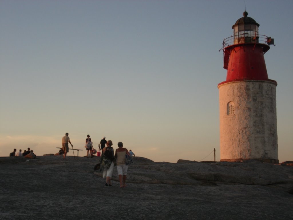 Sunset over Hållö by karnhh