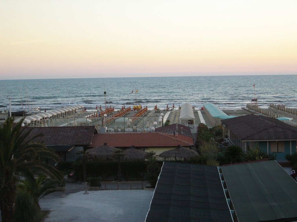 Vista mare Marina di pietrasanta by maseone