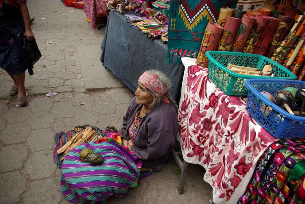 Mercado de Chichicastenango by Paco Ortiz