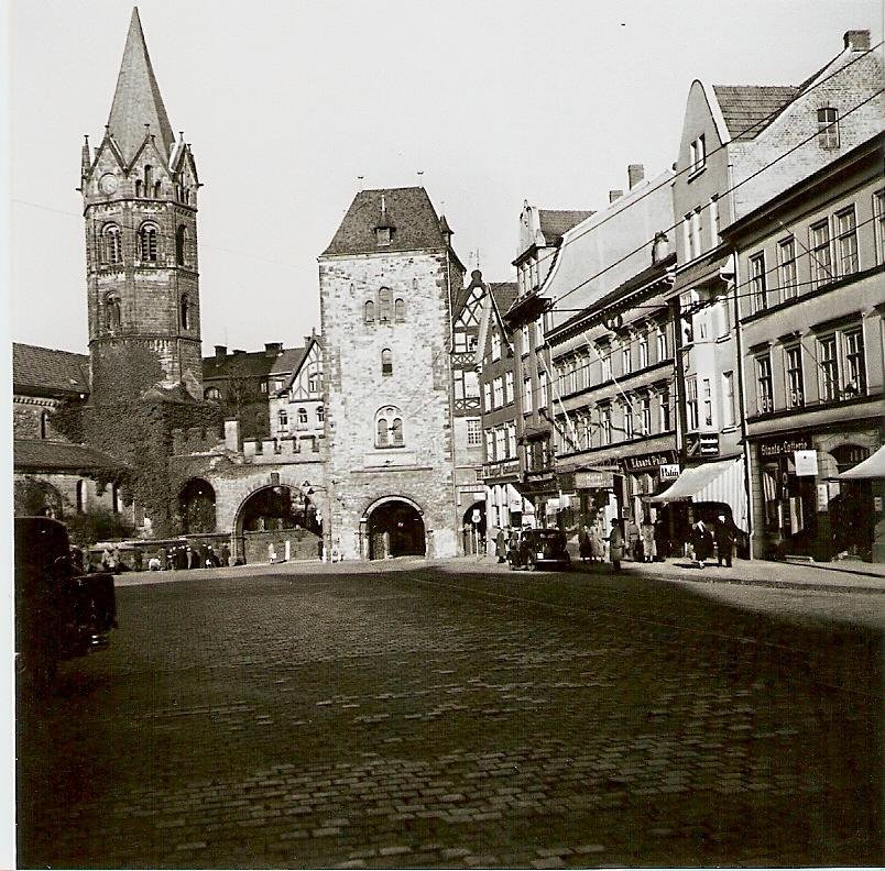 Eisenach (Thüringen): 1938 Nikolaikirche und Nikolaiturm by dudeyberlin