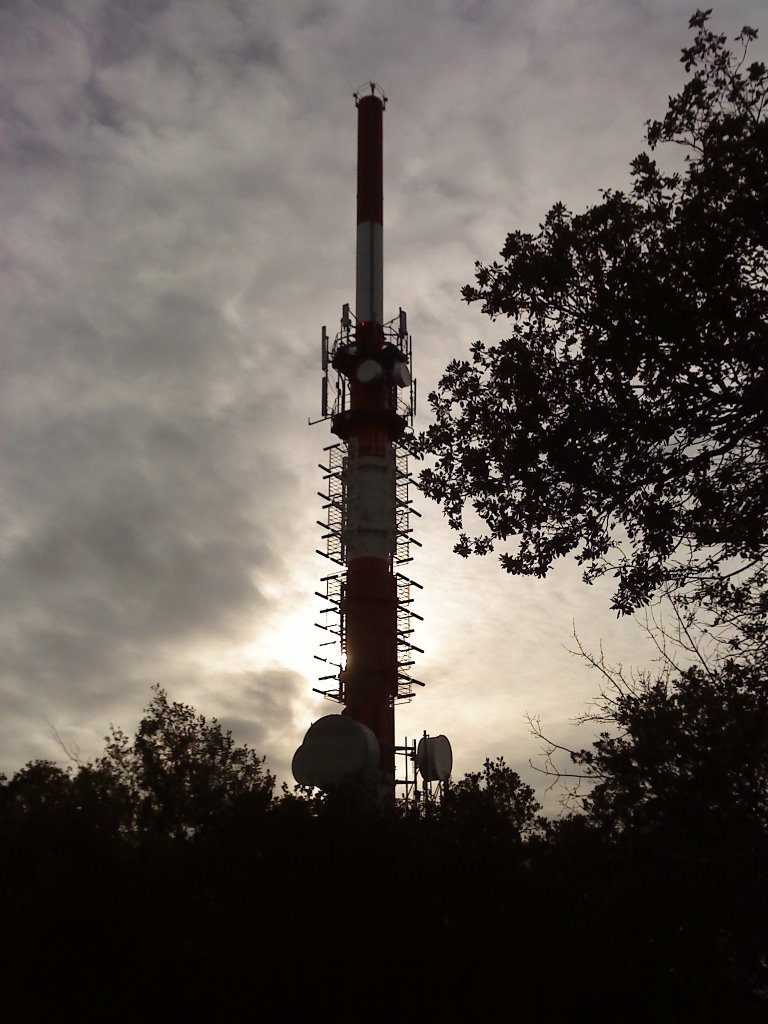 Antenne Mont Bouquet, 16fev2009 by patrizioventura