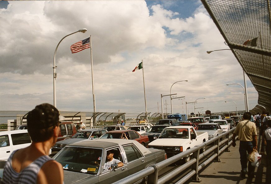 Mexican border by heiopeio