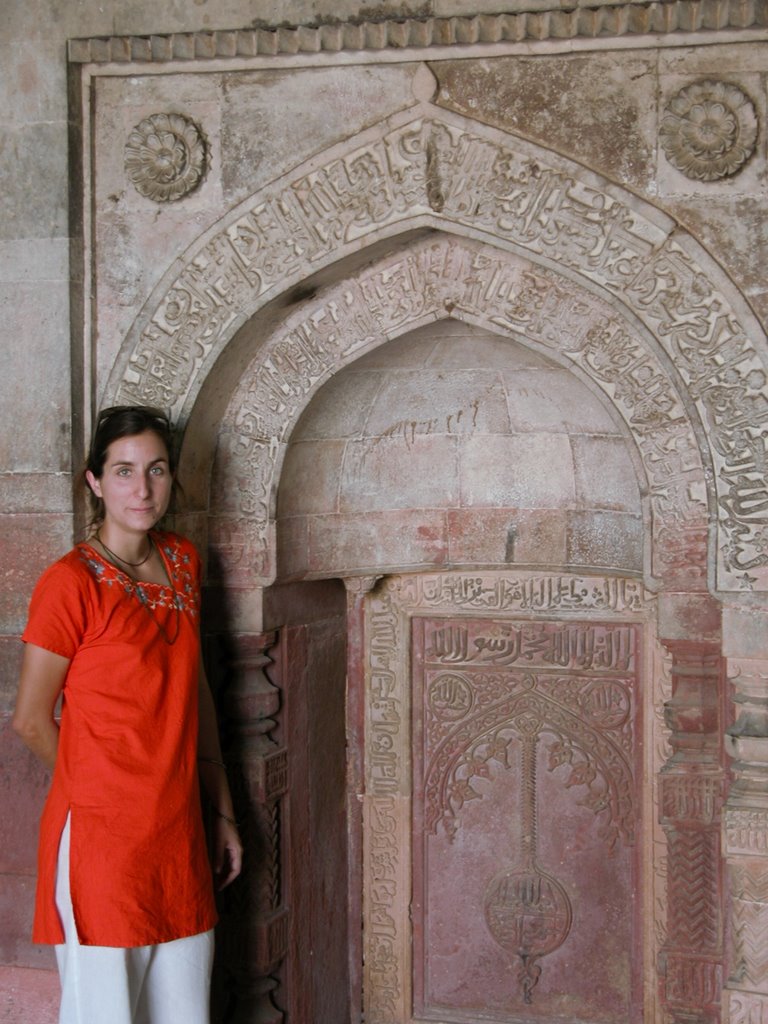 Indian beauty in Hurmayuns Tomb by Philipp Gaertner