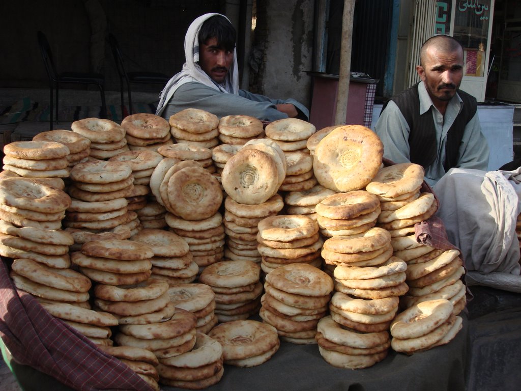 Garmi Dodie (Fresh bread) by Ghousuddin Frotan