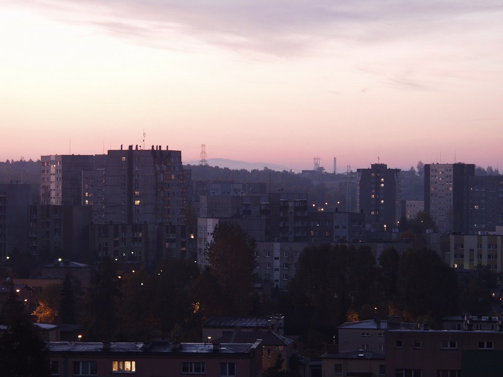 Widok na Babią Górę z Katowic Piotrowic / Babia Góra Mt view from Katowice-Piotrowice, ca. 100km (10.2006) by Mattheoss PQ