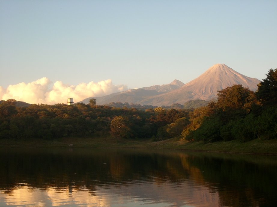 Apacible atardecer by Ricardo Gálvez