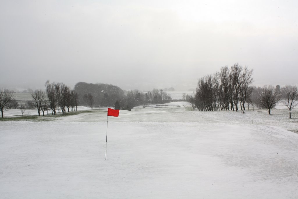 Golf course under snow by russbomb