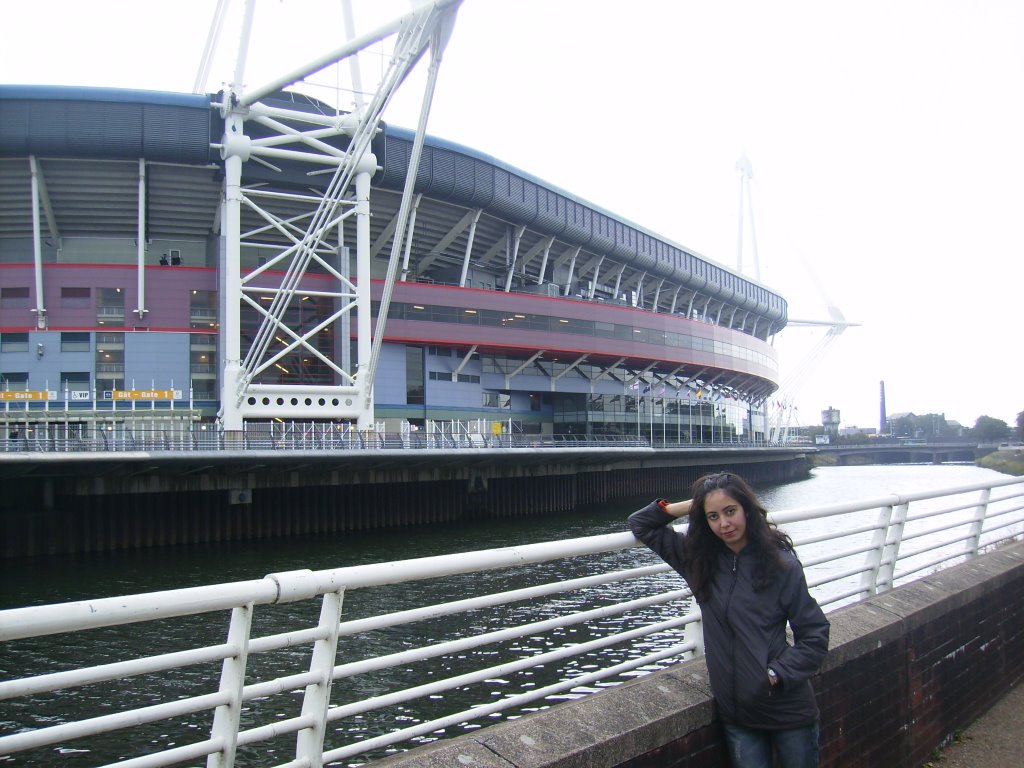 Opposite look to the stadium by Aysuhan Ufi