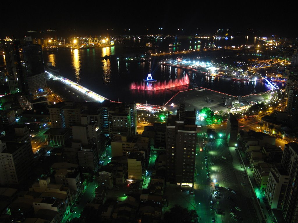 高雄港夜色 Harbor View from Grand Hai-Lai Hotel, 高雄市, Kaohsiung, Taiwan by davidcmc58