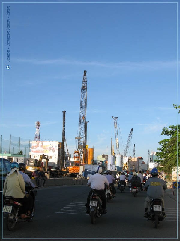 Công trường thi công nút Ngyễn Hữu Cảnh / Ngô Tất Tố by Thắng Nguyên Xuân