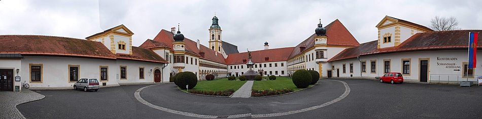 Stift Reichersberg by Hannes Cmarits