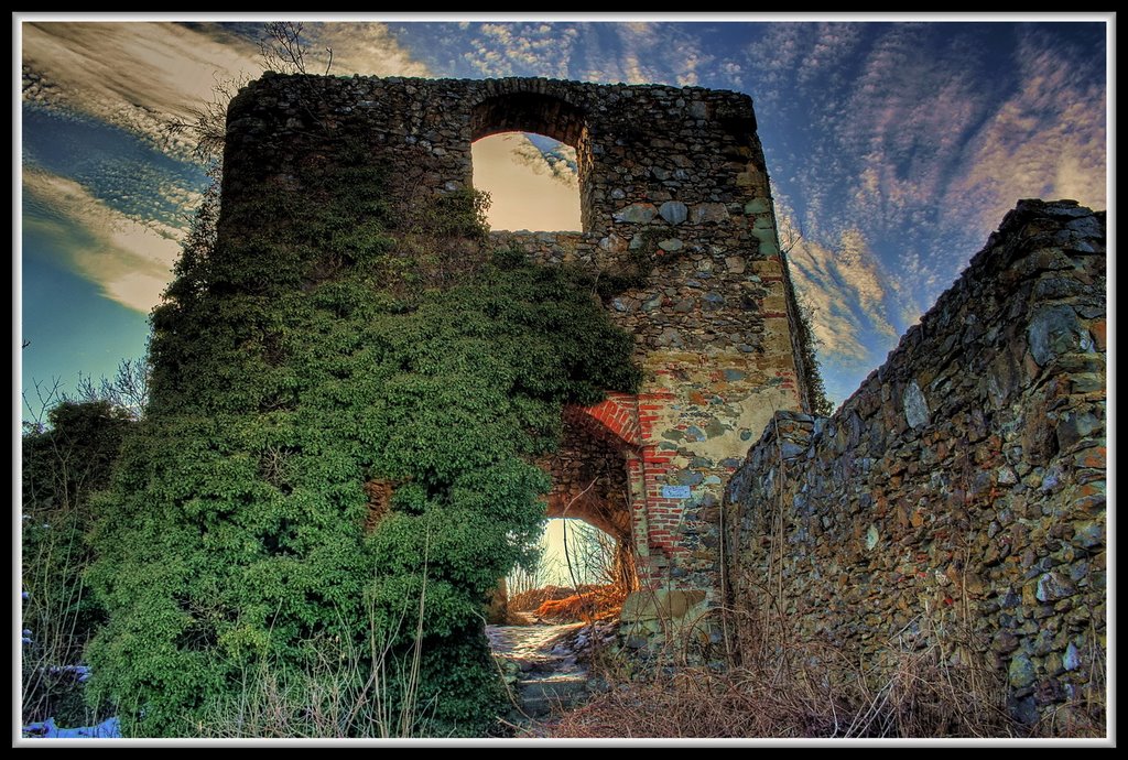 A Day on the volcano and back to the Middle Ages 14 - Ruine Mägdeberg HDR by Strucki