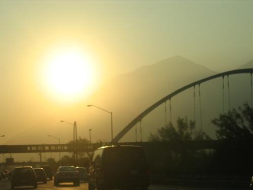 Amanecer en Monterrey by chiros