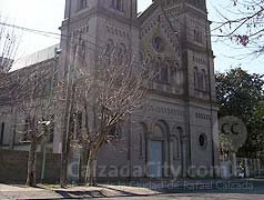 Iglesia Santísima Trinidad de Rafael Calzada by agustin2412