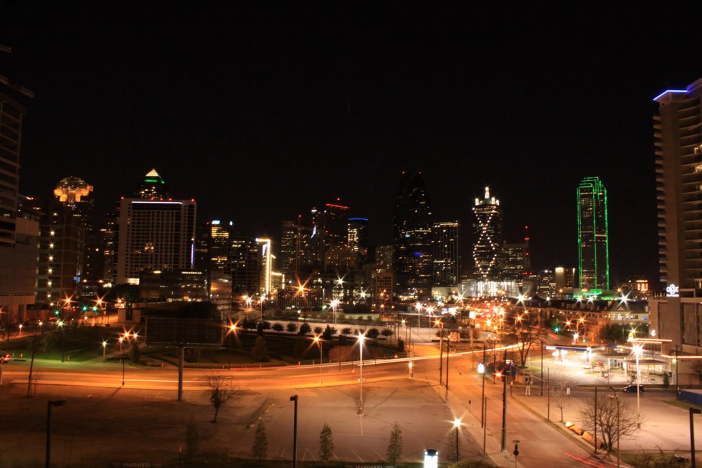 Downtown from AA arena parking lot by benzpower