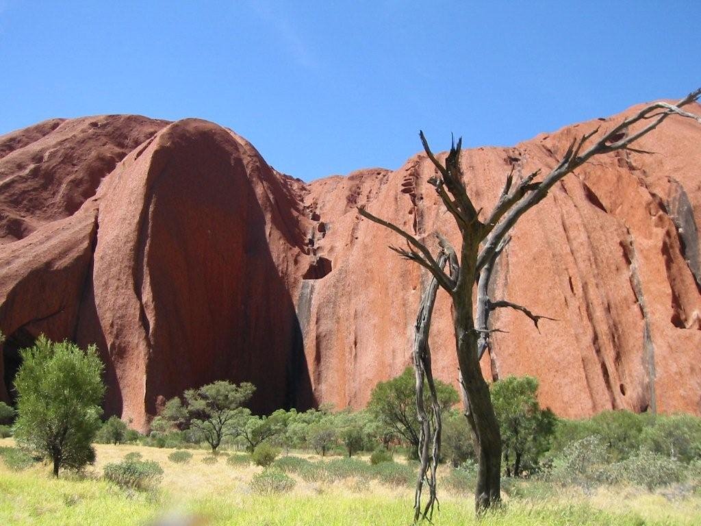 Ayres rock, AUSTRALIA by Tillyfarlar J