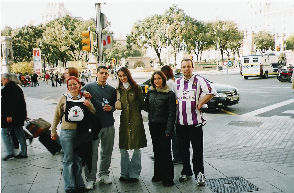 "JGP" y amigos en la Plaça de Catalunya by Jorge "JGP"