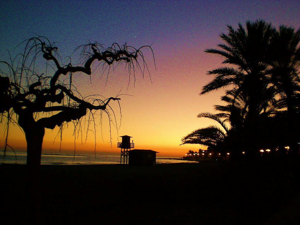 Atardecer en Benalmádena Málaga España by Alilalo