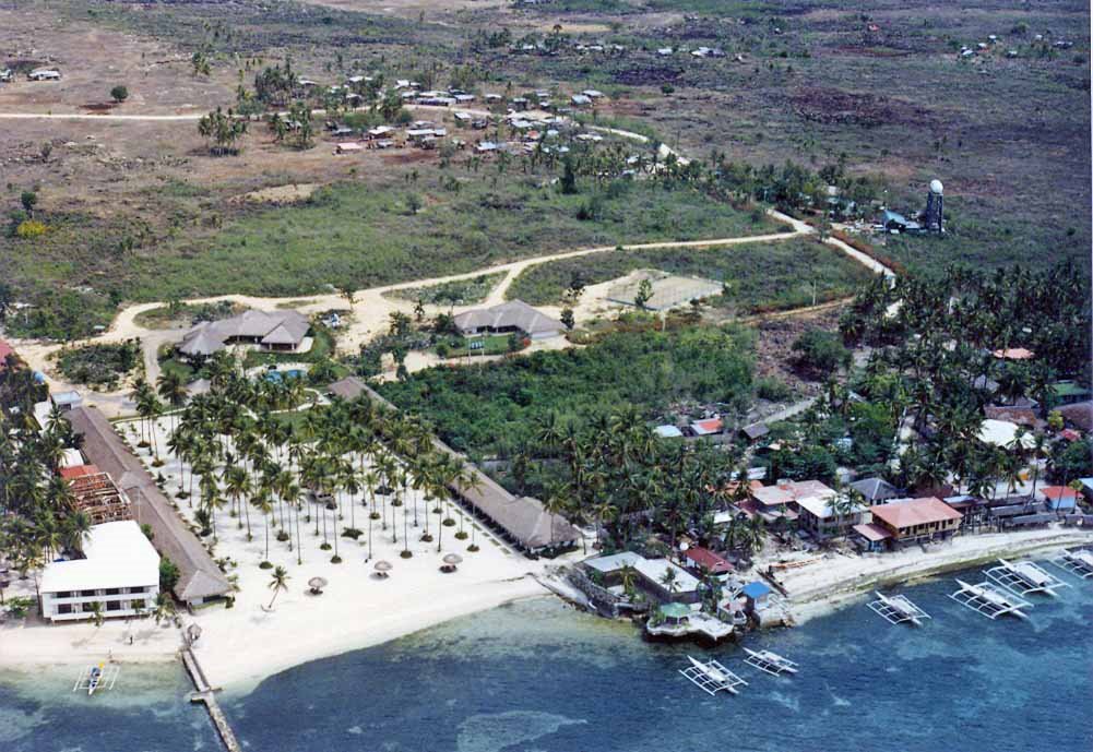 Cebu Beach Club, Mactan, Cebu, Pilippines by Fred B. Umabong