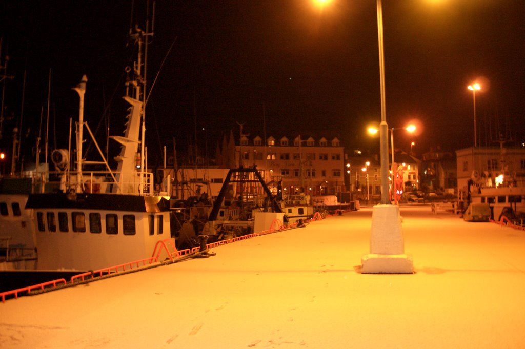 Snowing in Killybegs 2005 by Bolagraphy