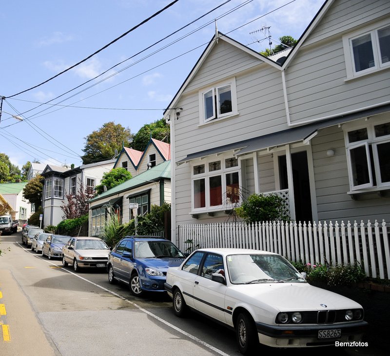 Ascot Street by BernzG