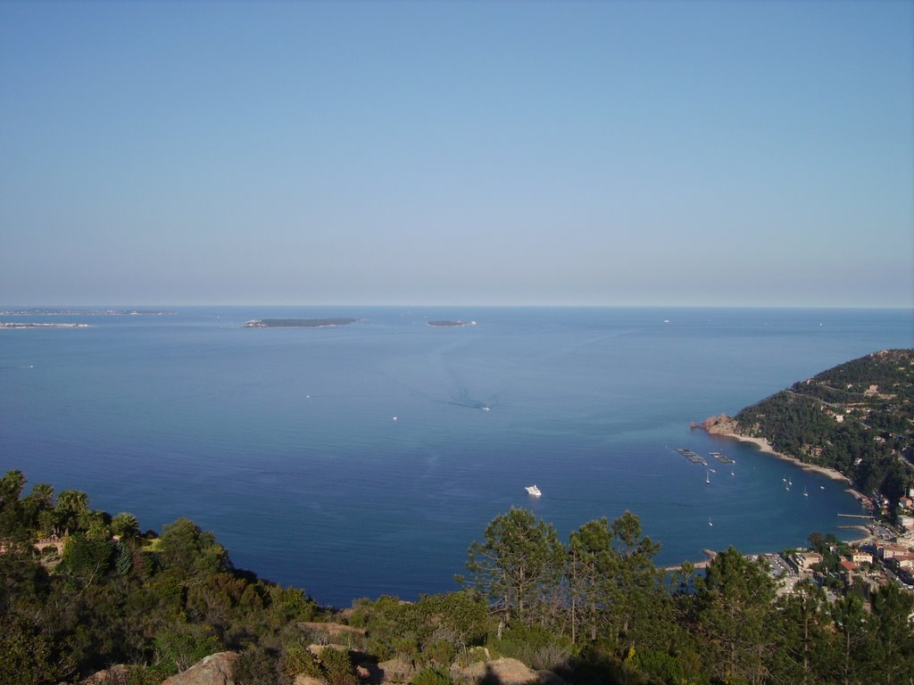 Vue du golfe de La Napoule by chabot mathieu