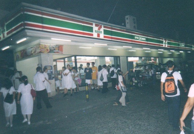 711-convenient store - in Valenzuela City by abe ros