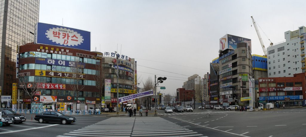 Intersection in front of Masan station by o.b.