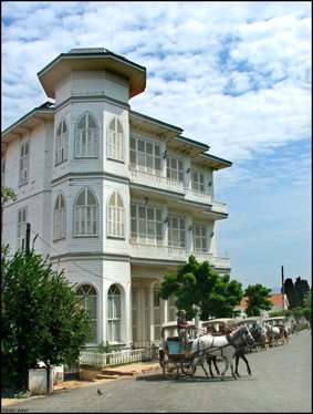 Büyükada by Ronen Saraf