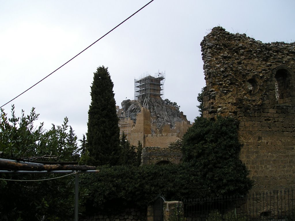 La Iruela-Restos de Iglesia y Castillo Templario en reparación by Andrés “Analbor” Alv…