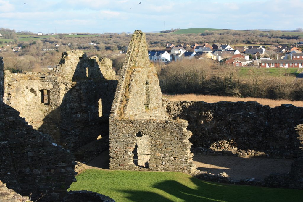 Kidwelly Castle, Carmarthenshire by Picalicious