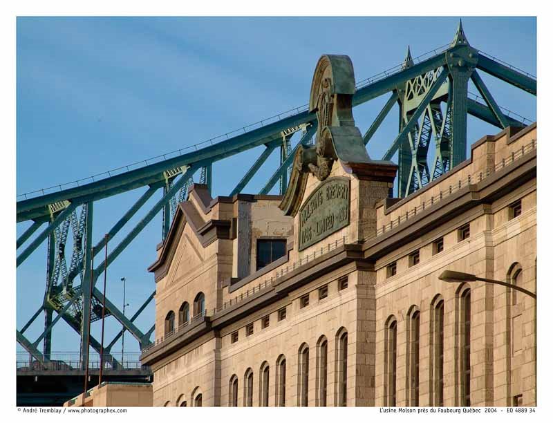 L'usine Molson près du Faubourg Québec by André Tremblay