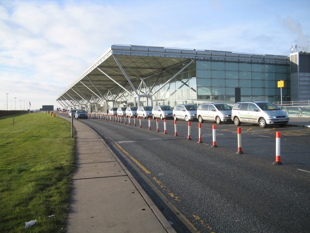 Stansted Airport - Waiting the bus by Nello Caliari