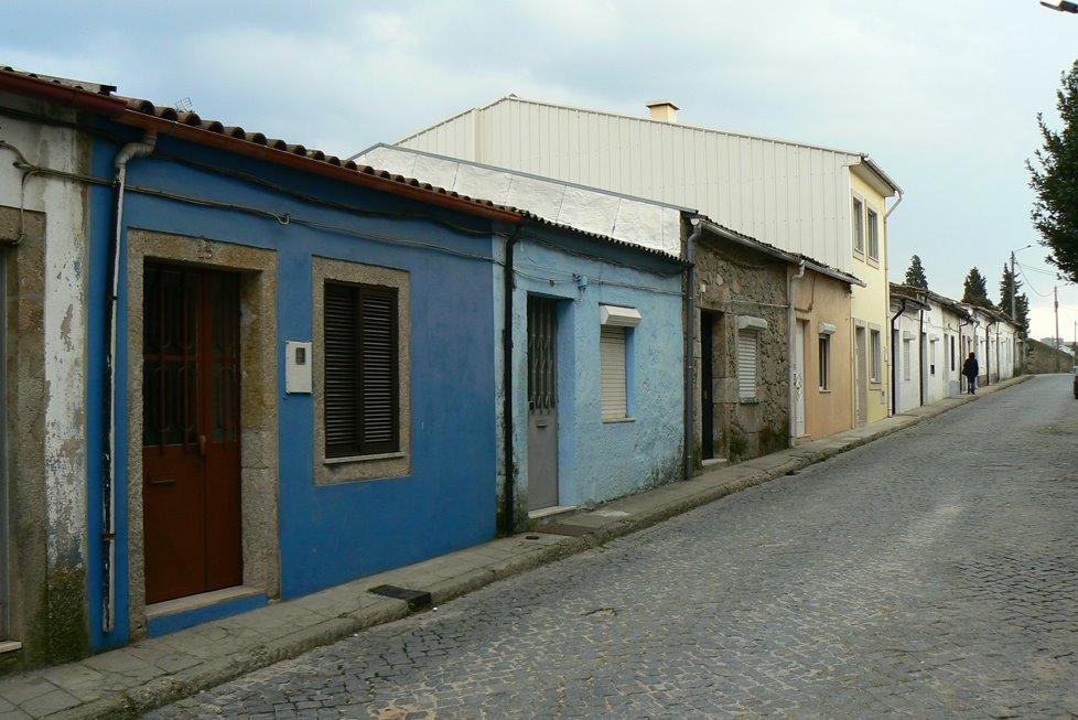 Rua do Areal de Baixo by Johan__