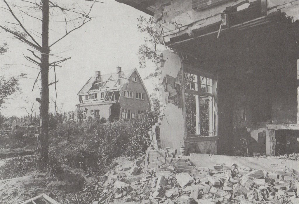 Houses on Acacialaan seen from Benendorpsweg in 1944/45. by paul3965