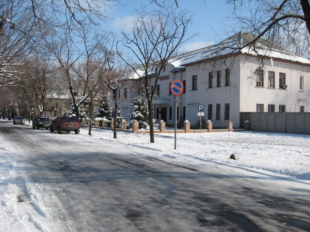 Street on March, 8th in the winter by Андрей Поляков