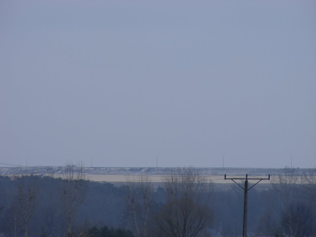 Tarnówek wieś w gminie Polkowice.Widok na wały stawu osadowego 2009r by Andrzej Brudziński