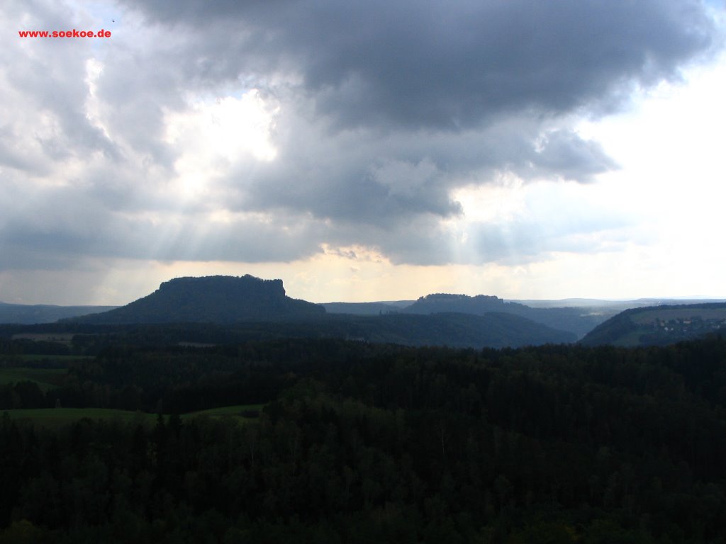 Gamrig - Blick auf Lilienstein und Königstein (Dämmerung) by www.soekoe.de