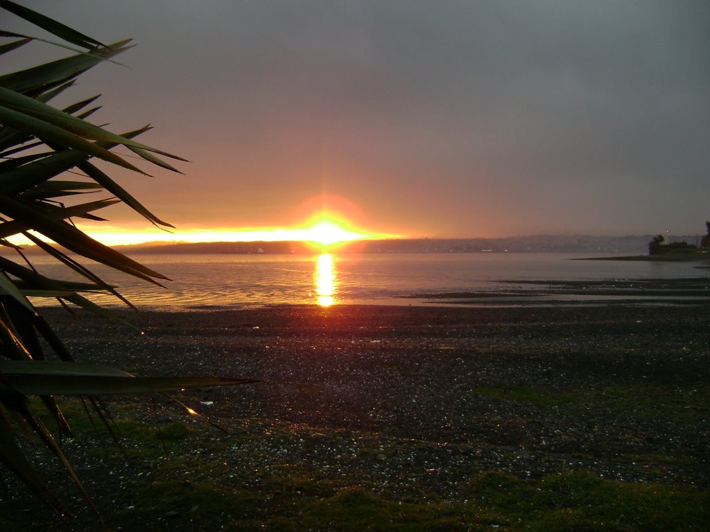 Atardecer en Pelluco, Puerto Montt by veronica greve