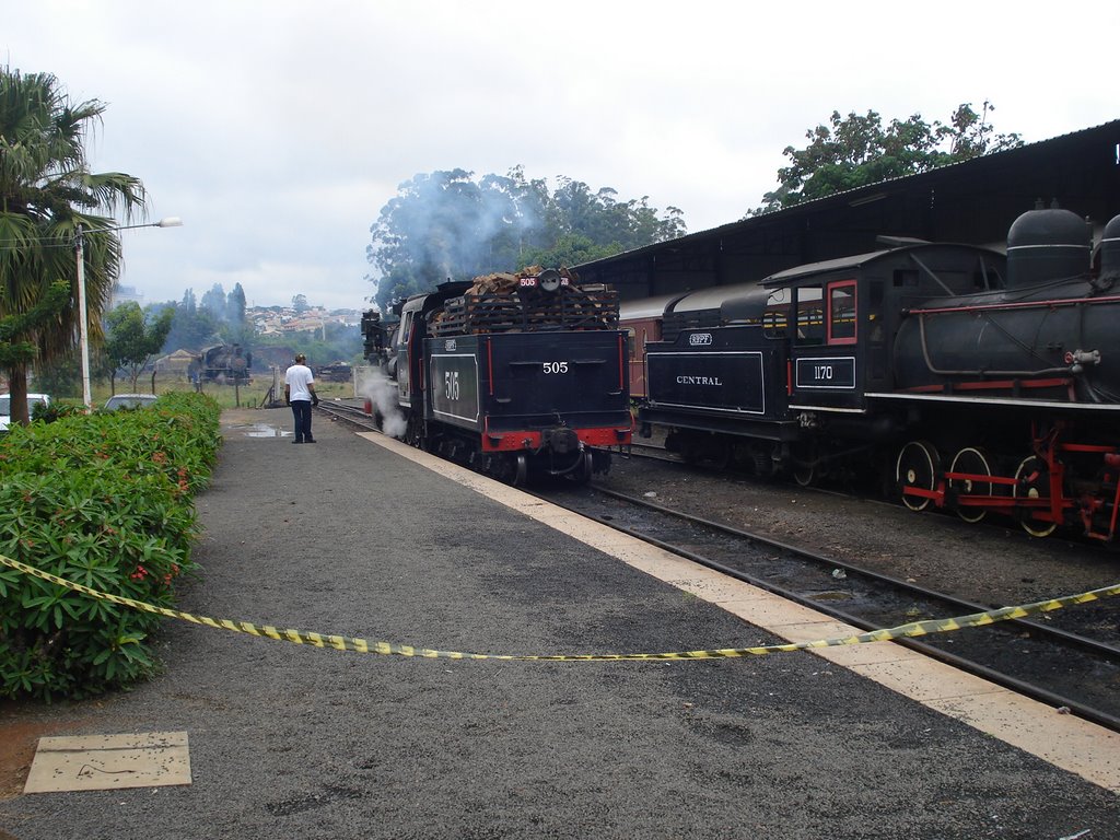 Manobra da locomotica, Estação Anhumas Campinas SP by Marcelo ®