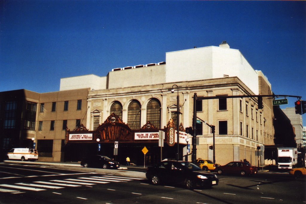 Old Theatre (Now Jehovah's witness assembly) by kikonyc