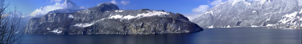 Vierwaldstättersee (Panorama) by weirdolino