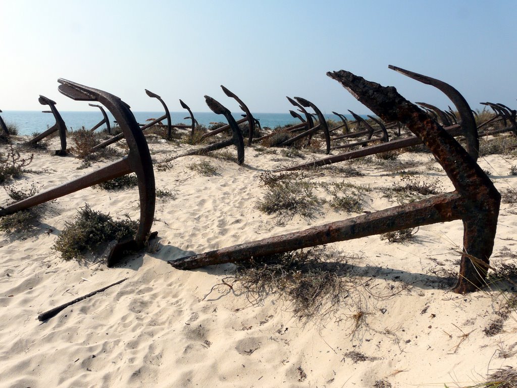 Anchors - Barril beach Portugal by coanri