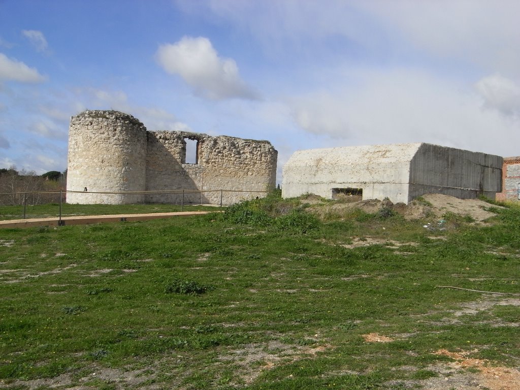 Fortín y castillo.Alameda de Osuna. by Antonio Moraga Gómez