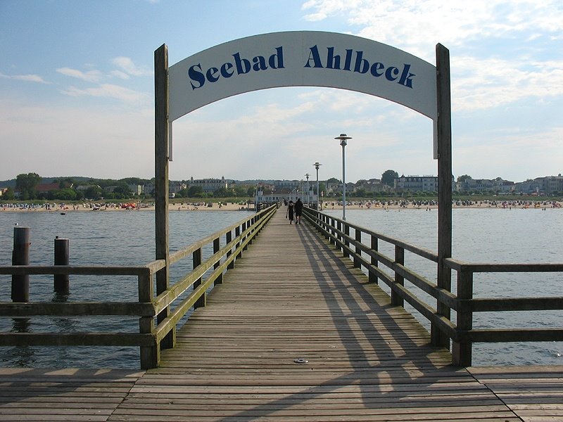 Die Ahlbecker Seebrücke, Ahlbeck by Maciej Godniak