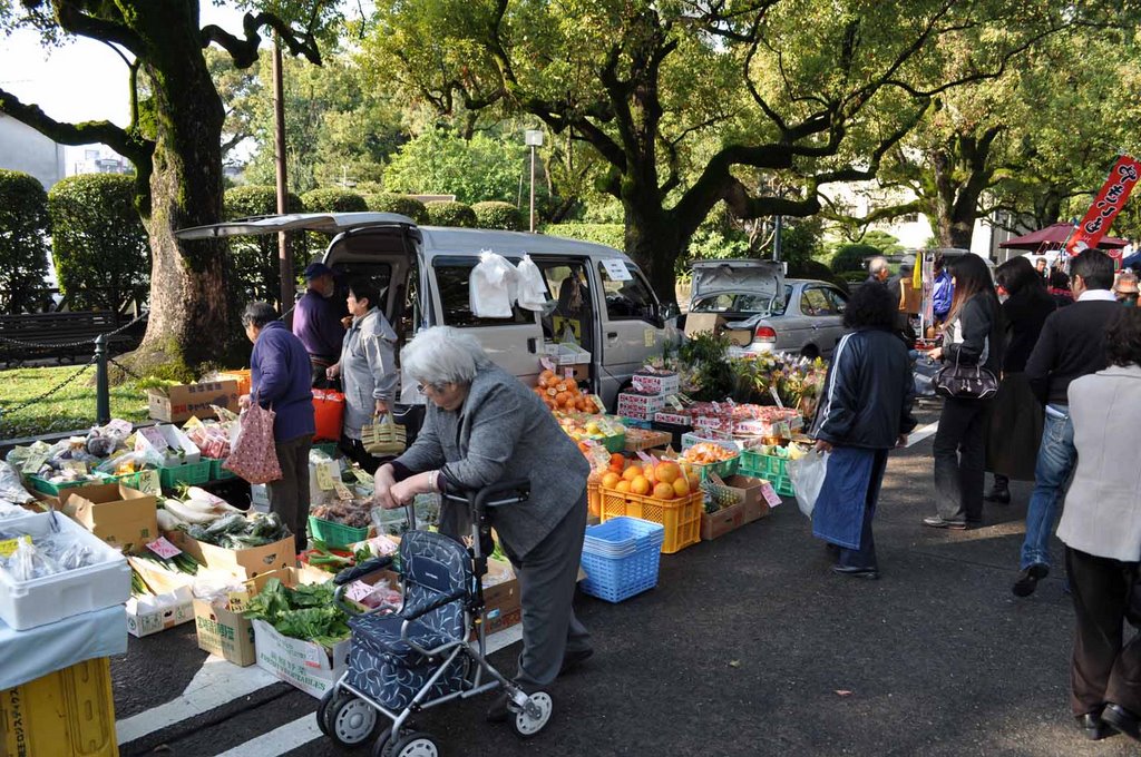 宮崎県庁前朝市 by tamahata767