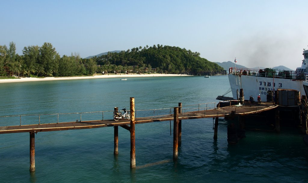 Arriving in Ko Samui (02/2009) by Nils Wanner